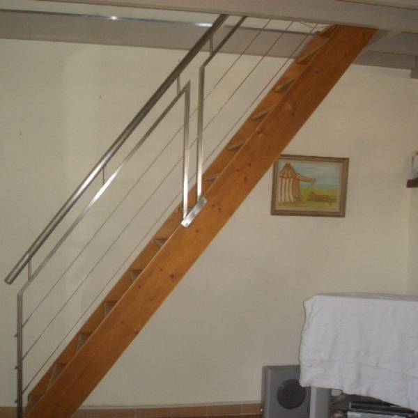 Conception de rampe d'escalier moderne en inox dans les Bouches du Rhône