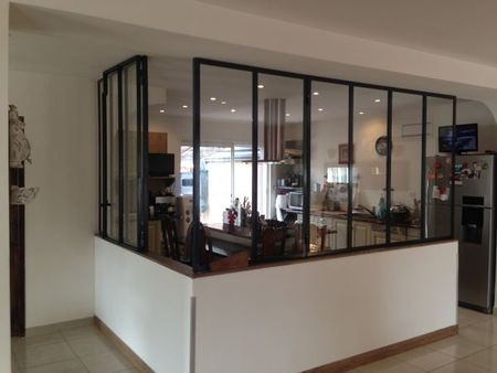 Verrière contemporaine à La Mede