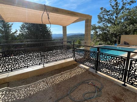 Fabrication et Installation de Garde-Corps à Cadolive : Découpe Laser et Sécurité Piscine par La Petite Forge