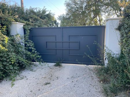 Fabrication d'un portail en fer gris anthracite moderne à Cabriès