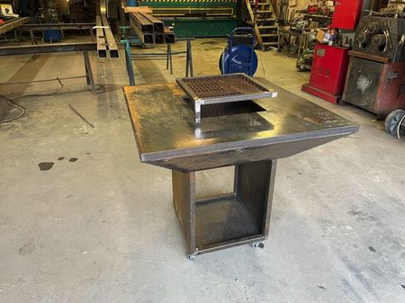 Fabrication sur mesure et personnalisable de braséro en tôle Corten à Châteauneuf Les Martigues