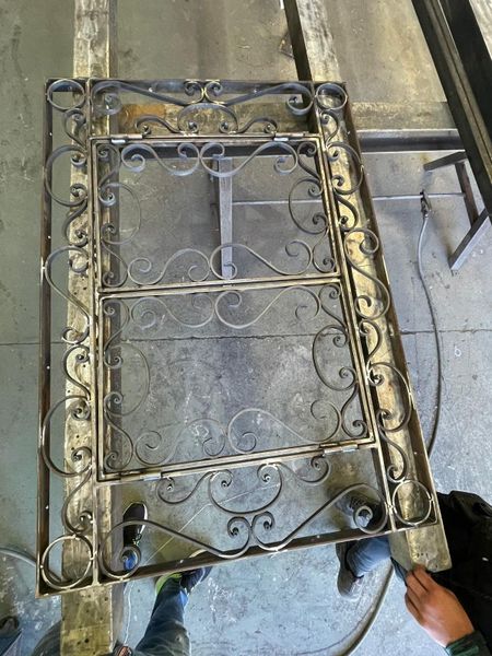 Création sur mesure d’une grille Pare-Étincelles pour Cheminées à Marignane