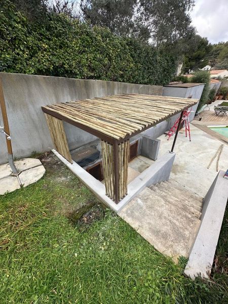 Pergola sur mesure moderne plate en fer pour une maison à Ensues La Redonne