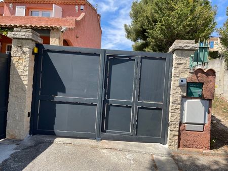 Création d'un portail sur mesure de style moderne à Carry Le Rouet sur La Côte Bleue