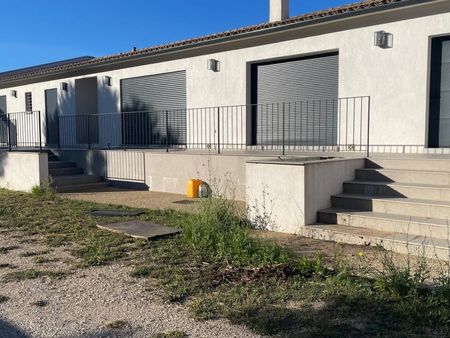 Création de garde-corps sur mesure en fer thermolaqué moderne pour une propriété à Calas