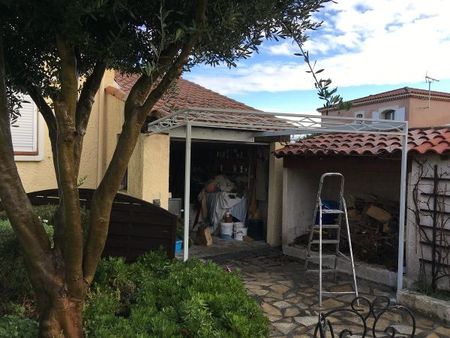 Pergola sur mesure personnalisée blanche pour une maison sur Sausset Les Pins