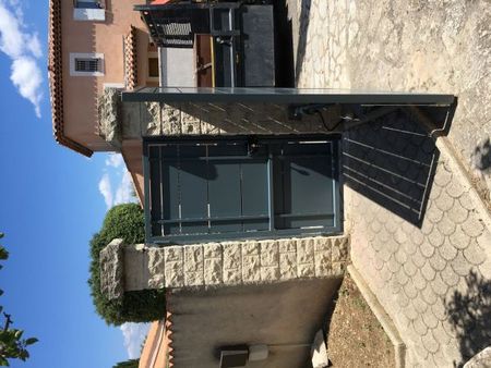 Portail en fer galvanisé et thermo laqué moderne à Chateauneuf Les Martigues