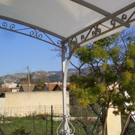 Pergola en fer forgé sur mesure réalisée à Château Gombert Marseille 13