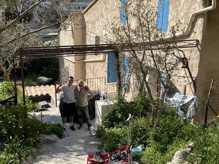 Création et installation d'une pergola sur mesure en fer forgé à Marignane
