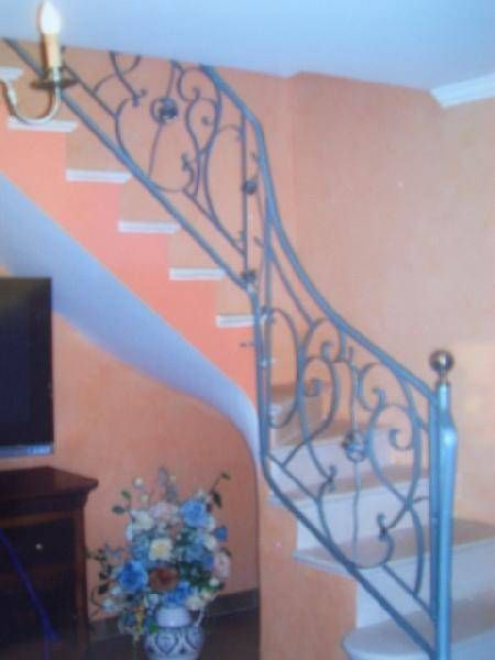 Notre zone d'activité pour ce service Fabrication de rampe d'escalier en fer forgé sur mesure avec volutes artisanales et peinture haute résistance