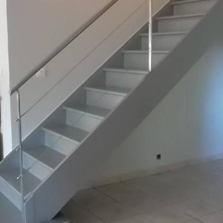 Conception de rampe d'escalier moderne en inox dans les Bouches du Rhône