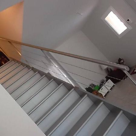 Conception de rampe d'escalier moderne en inox dans les Bouches du Rhône